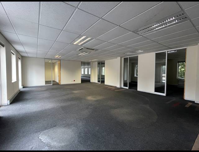 607M² OFFICE TO LET IN SANDTON CENTRAL